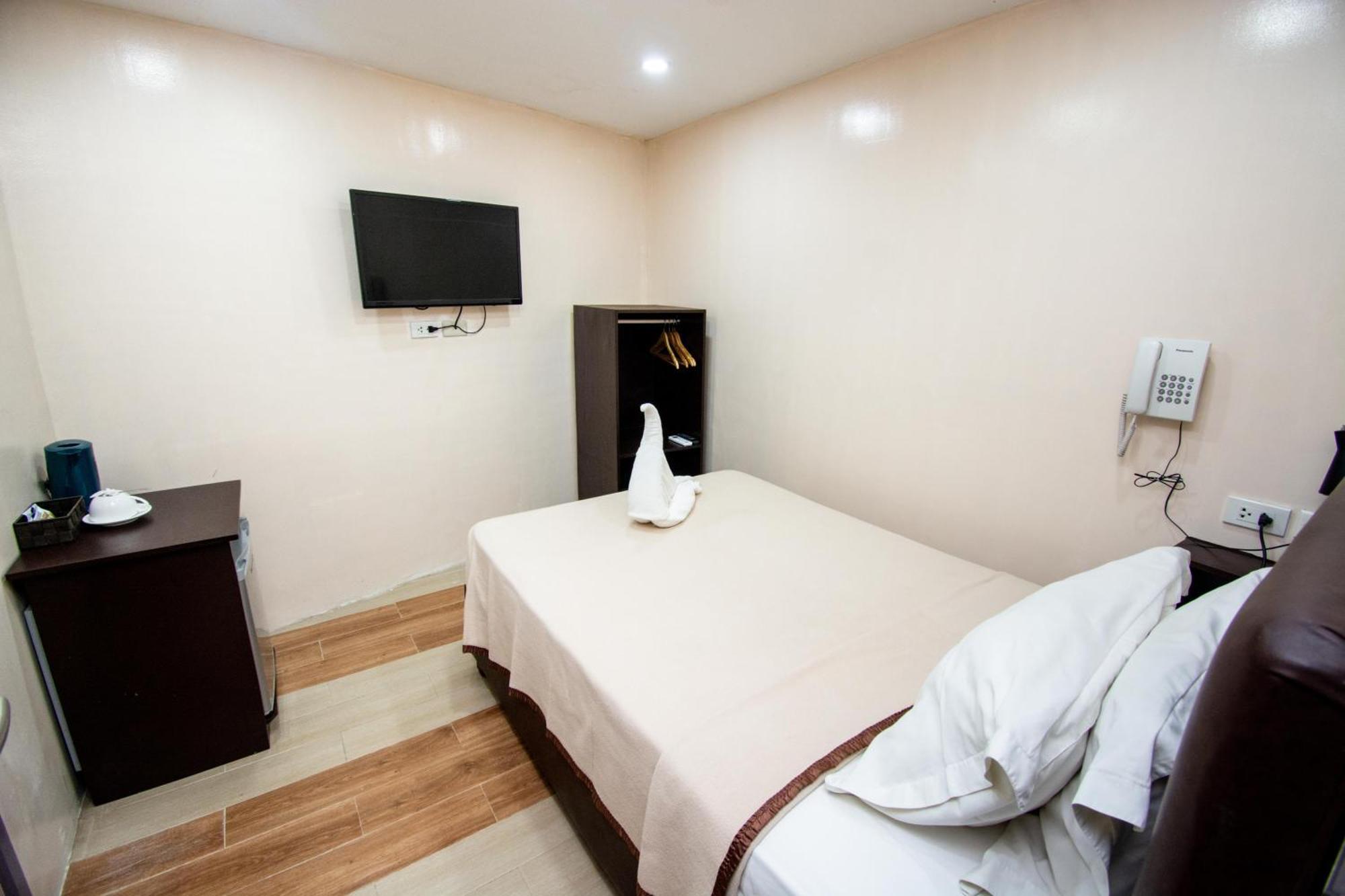 Emerald Island Hotel Balabag  Luaran gambar