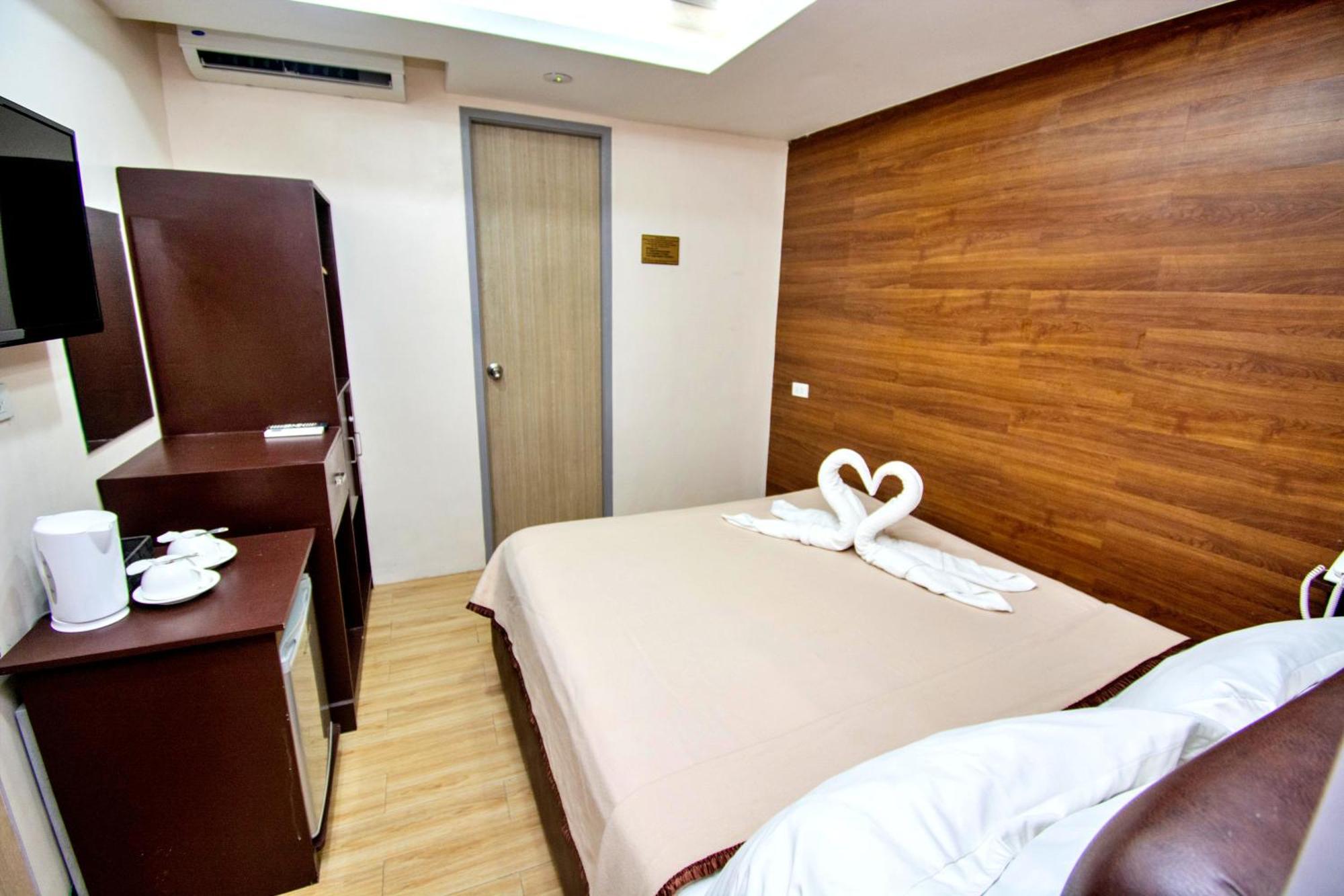 Emerald Island Hotel Balabag  Luaran gambar