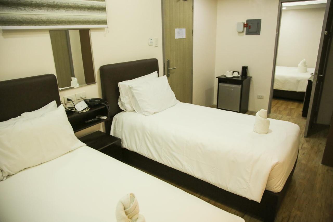 Emerald Island Hotel Balabag  Luaran gambar